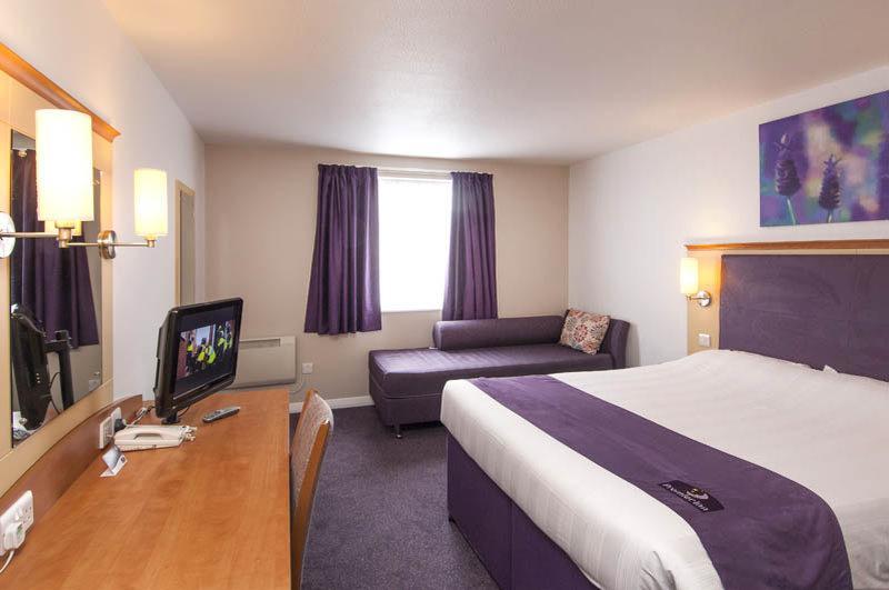 Premier Inn Leeds / Bradford Airport Extérieur photo