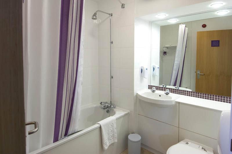 Premier Inn Leeds / Bradford Airport Extérieur photo